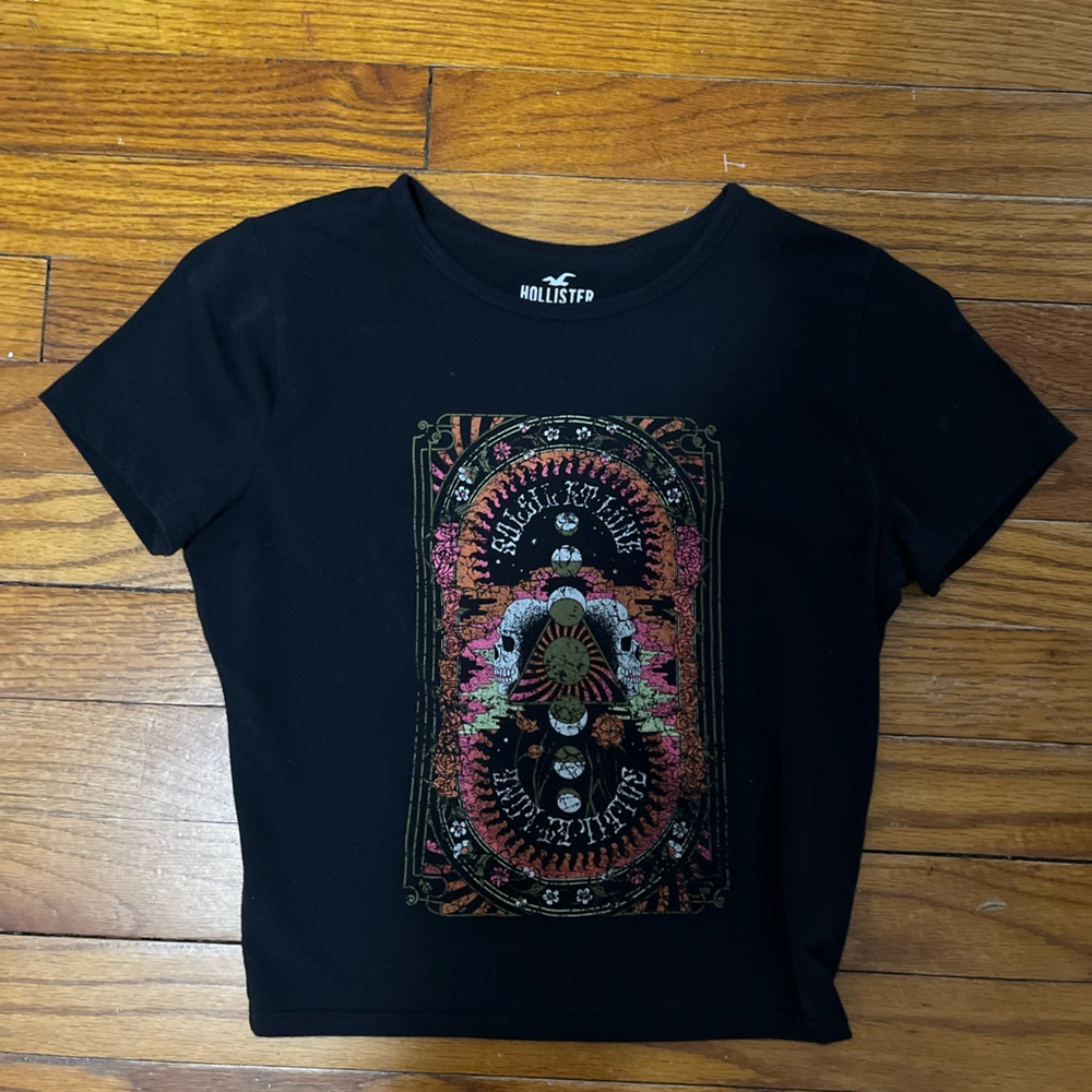 Hollister baby tee